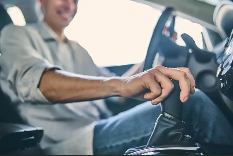 câmbio do carro usado está com problema